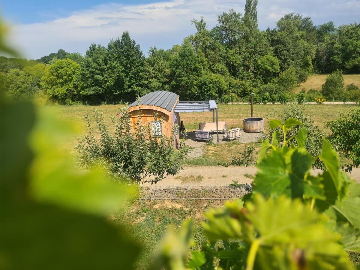 Les Milles Bottes Et Ses Roulottes Villa Encausse-les-Thermes Ngoại thất bức ảnh
